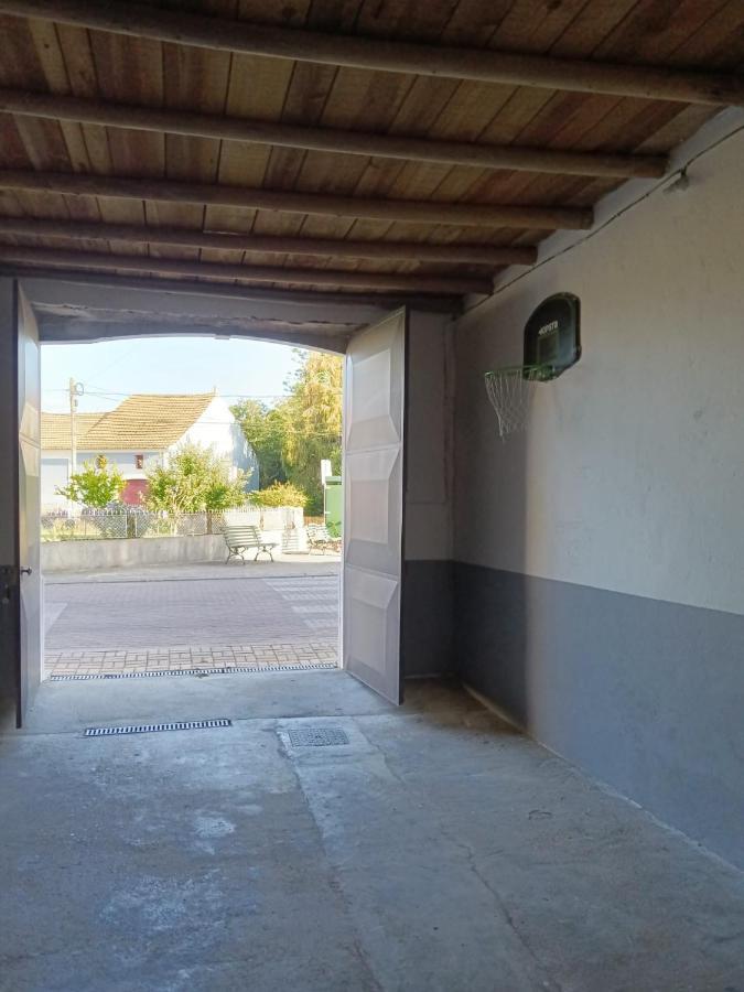 קאנטנהדה Casa Da Vovo Ceu - Casa De Campo Gandaresa - Country House, Entre Coimbra E Aveiro, A 15 Minutos Carro Praia Mira - Quintal Com Piscina Insuflavel מראה חיצוני תמונה
